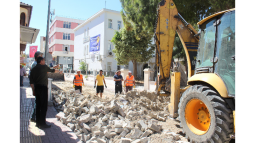 Silifke Belediyesi’nden Fevzi Çakmak Caddesine Sıcak Asfalt