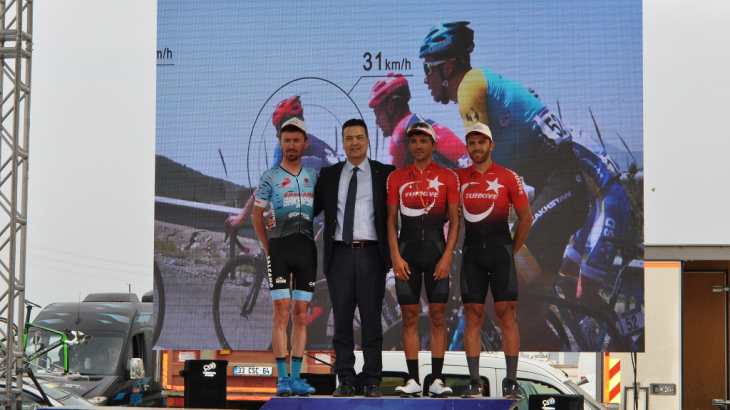 Başkan Yardımcısı Yılmaz, Bisikletçileri Ödüllendirdi