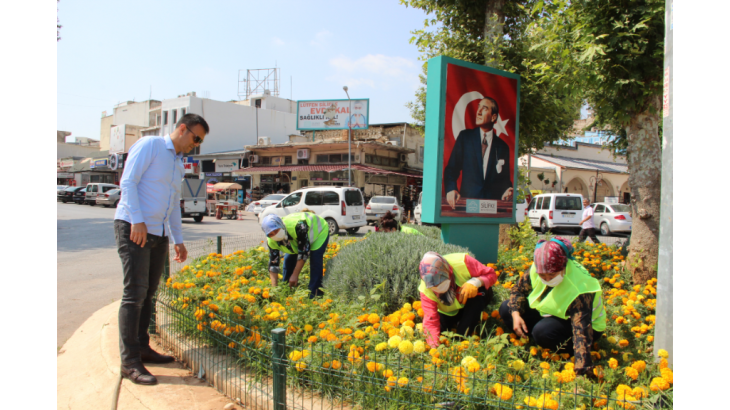 Silifke’de Parklara Kadın Eli Değdi